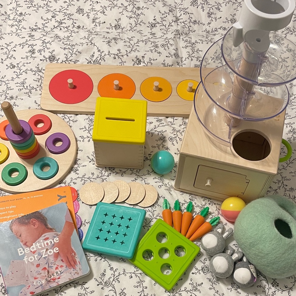 Lovevery The Babbler Play Kit